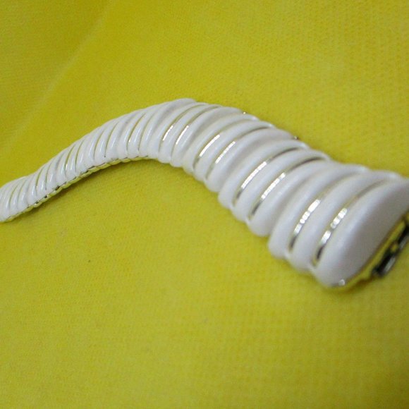 CORO Bracelet White LUCITE SILVER Tone Metal Wave Shaped Sections Bracelet VTG - Picture 10 of 11
